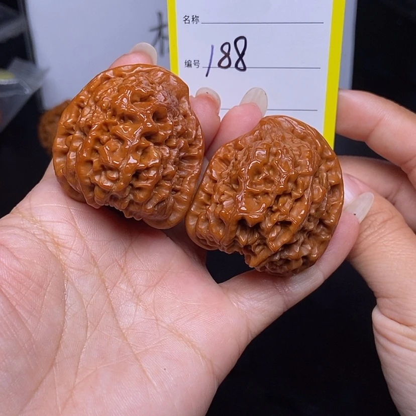 【闪购商品】文玩核桃把件188/39座山雕