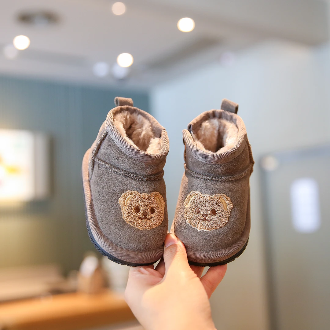 宝宝鞋子冬季加绒软底防滑婴儿鞋女宝学步鞋男宝棉鞋小童雪地靴子