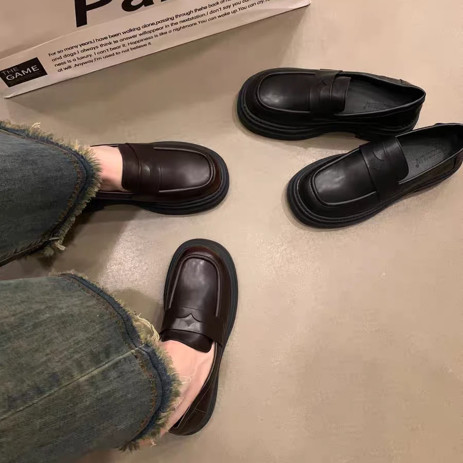 英伦时尚圆头粗跟深口单鞋2024年春款气质百搭一脚蹬增高乐福鞋女