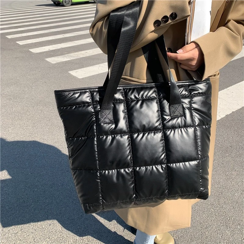手提包2024冬季新款女士单肩包太空棉服包托特包羽绒包大容量女包