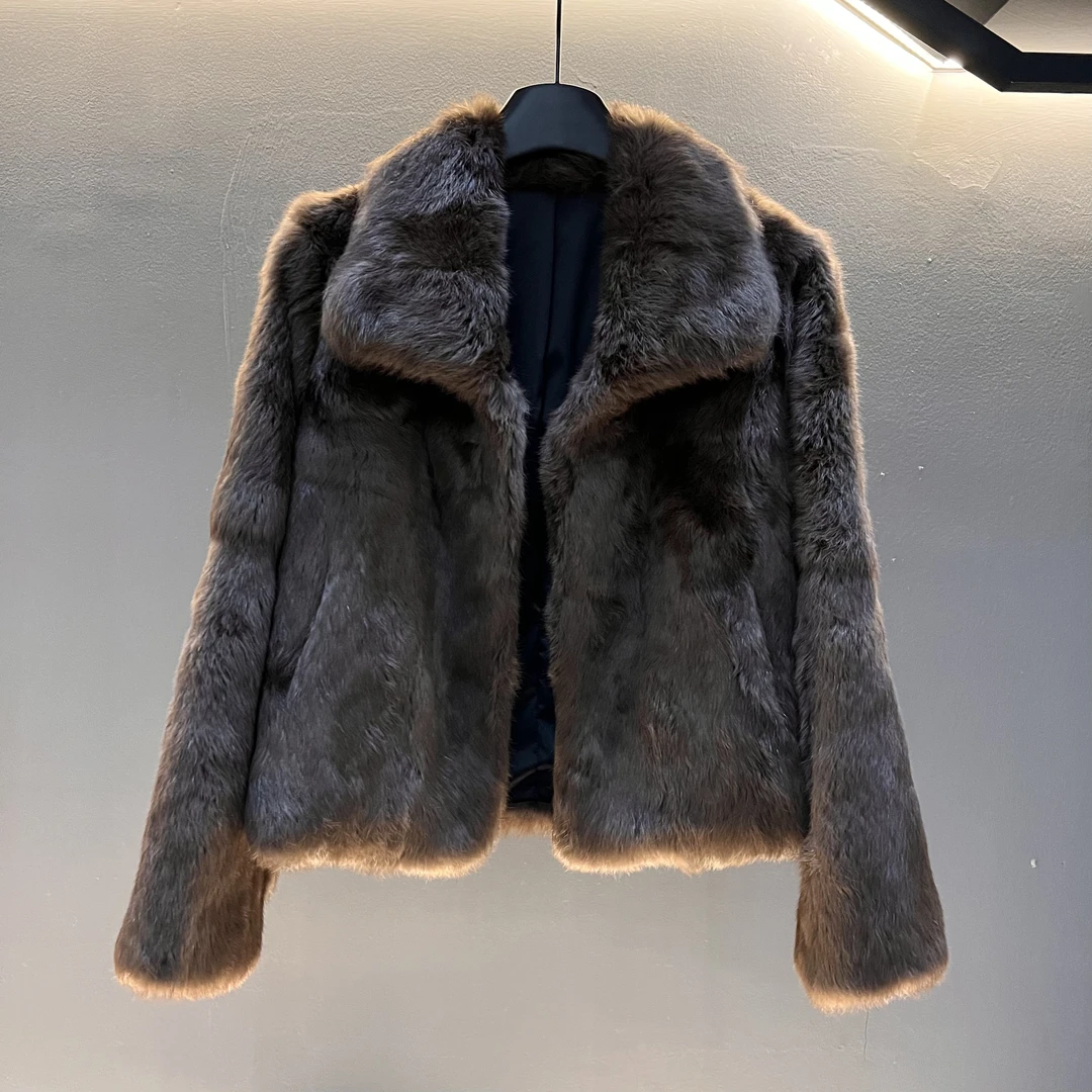 2025保暖外套短款时尚女士翻领皮毛一体百搭