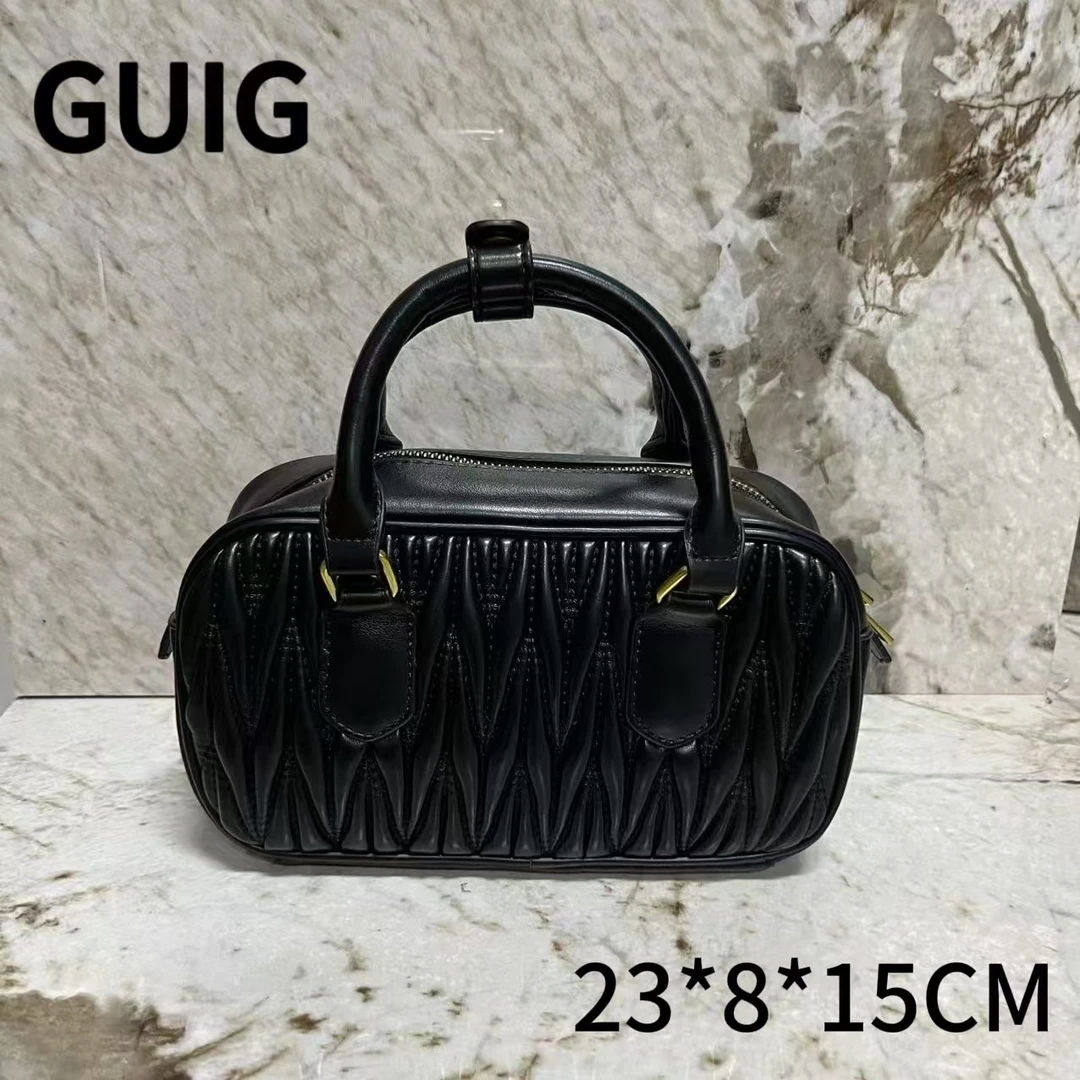 GUIG24秋冬新款手工真皮定制时尚女包褶皱球黑色