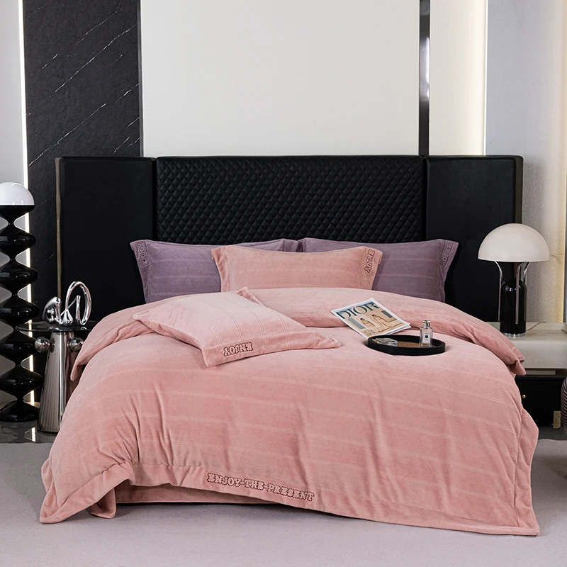 雪京 现货 冬季加厚加绒亲肤宝宝绒宽边工艺款四件套 牛奶绒绣花/