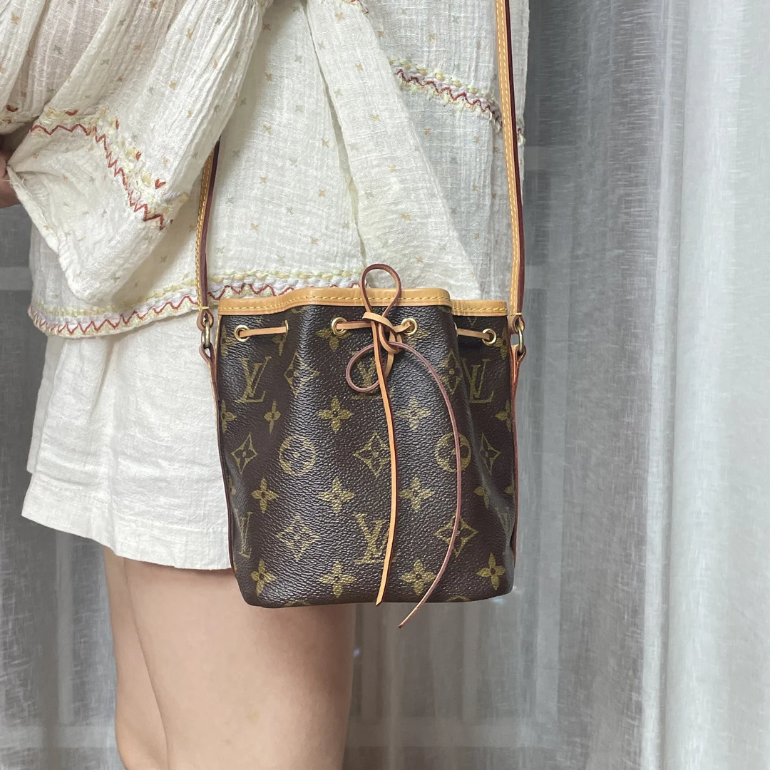 99新 LouisVuitton/路易威登 经典老花抽绳水桶单肩斜挎包