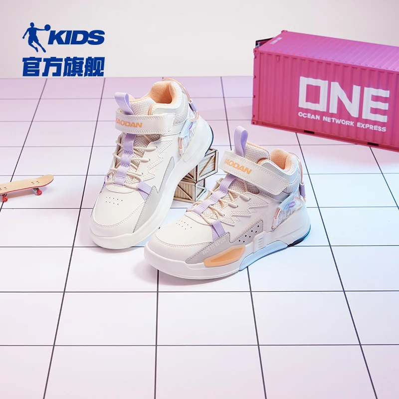 中国乔丹童鞋女童板鞋2022春秋新款高帮中大童儿童运动鞋QM236050