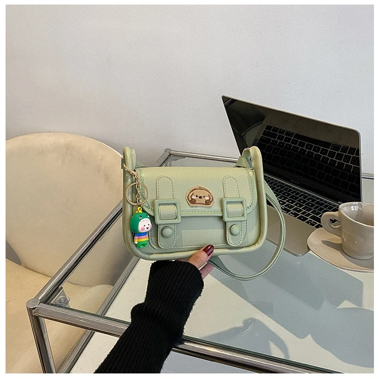 时尚潮流白色包包夏天斜挎小包包百搭2024新款时尚单肩腋下包可爱