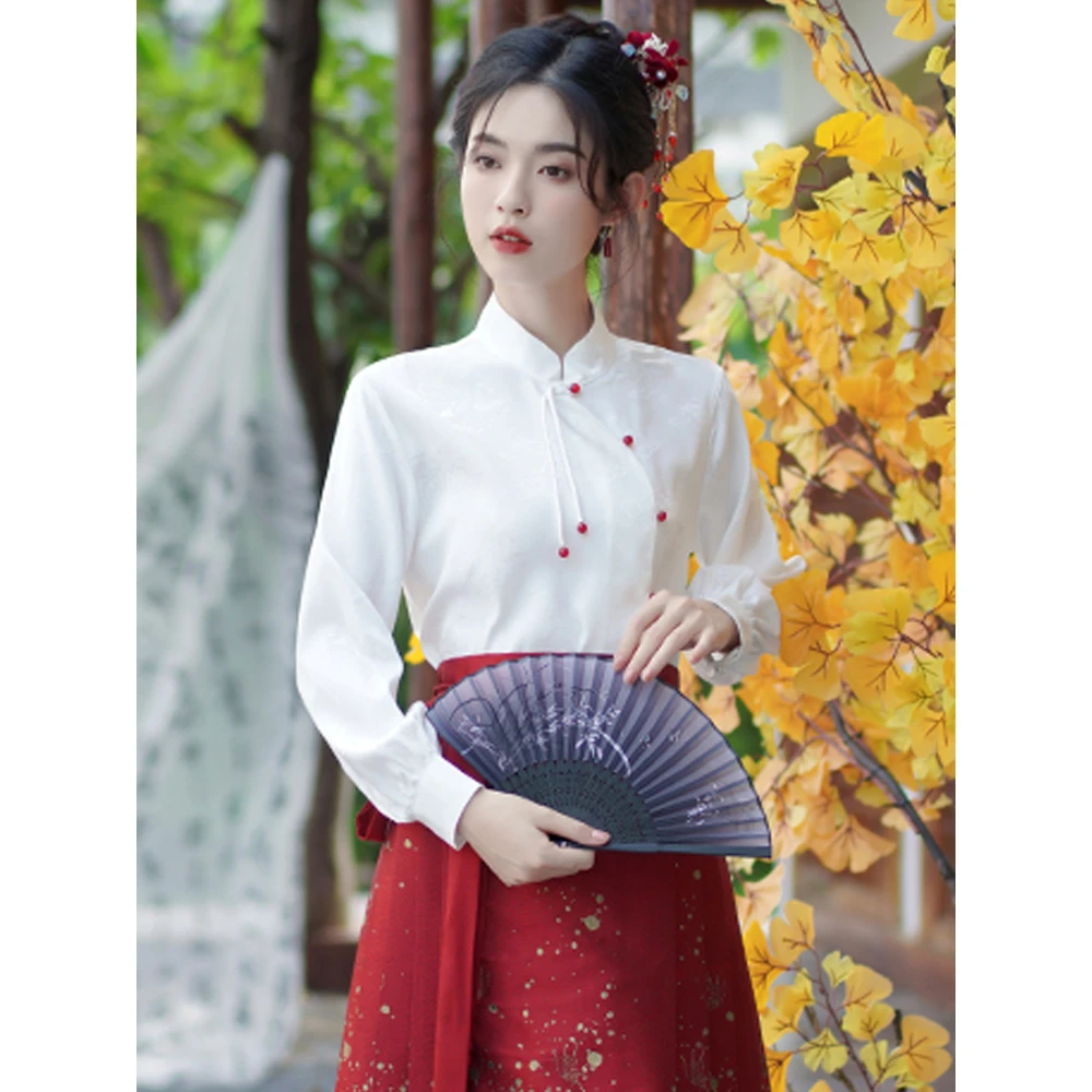 改良敬酒汉服国风新中式盘扣红色衬衫女长袖搭配印花马面裙的上衣