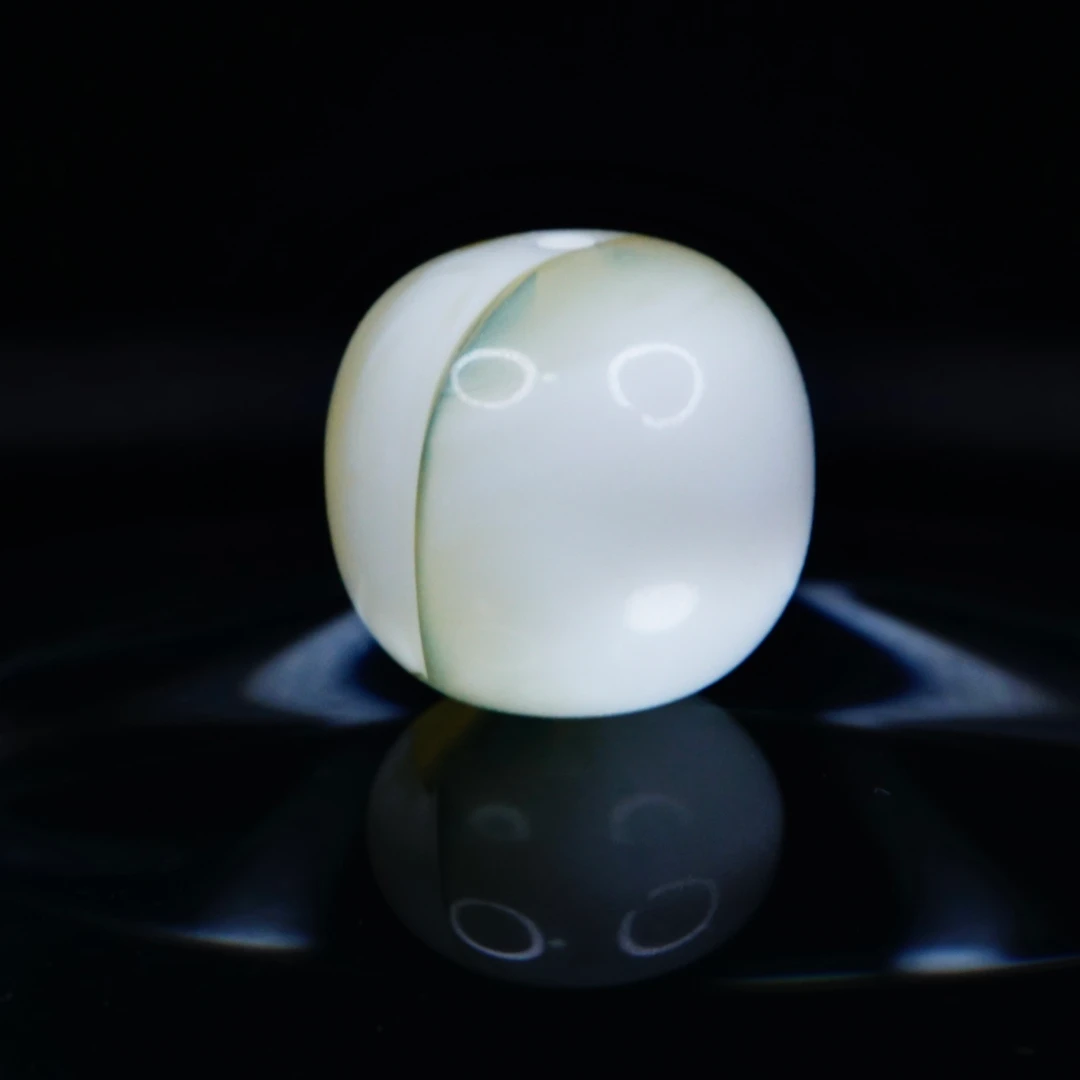 特惠-11.8mm金漆瓷白溶洞精工老型 天然琥珀蜜蜡文玩配饰