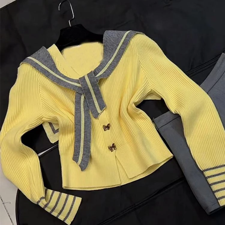 2024年秋季新款学院风V领撞色别致毛衣女披肩海军领针织开衫