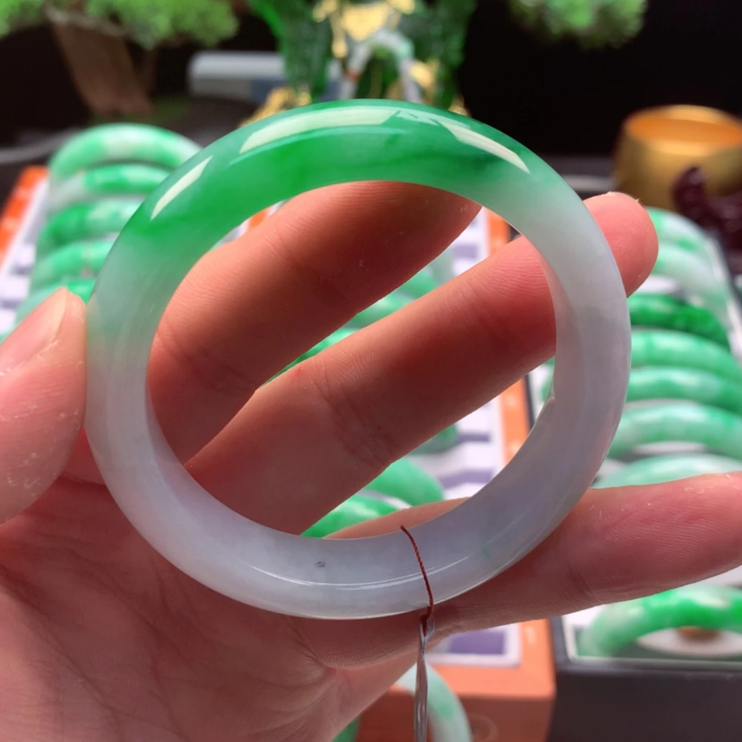【闪购商品】翡翠手镯未镶嵌颜*