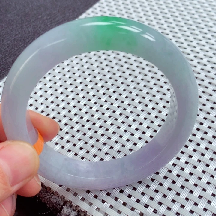 翡翠手镯未镶嵌缅甸