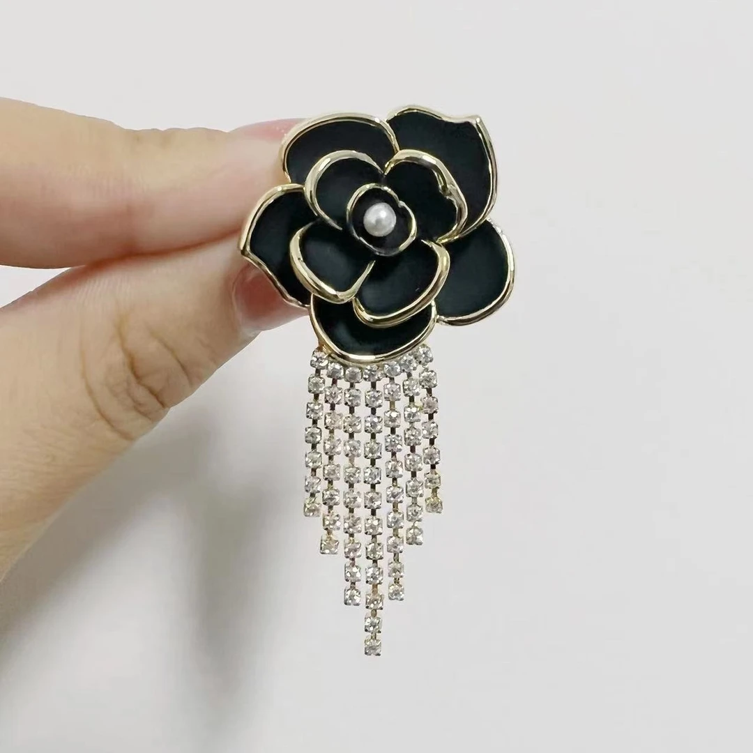 铜合金合成锆石胸针 FL699黑山茶之恋胸针