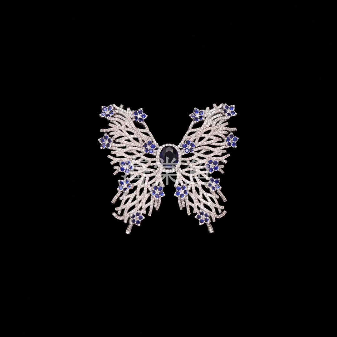 铜合金合成锆石胸针 时尚百搭精镶银蓝蝴蝶胸针3970