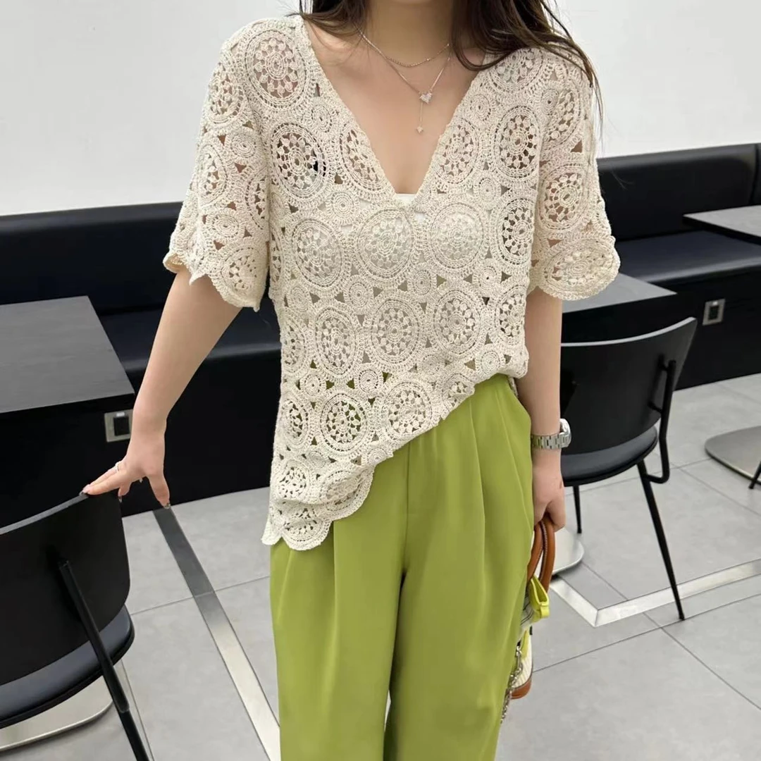 【琪琪推荐】大码女装法式设计感钩花刺绣V领针织上衣T11297QQ