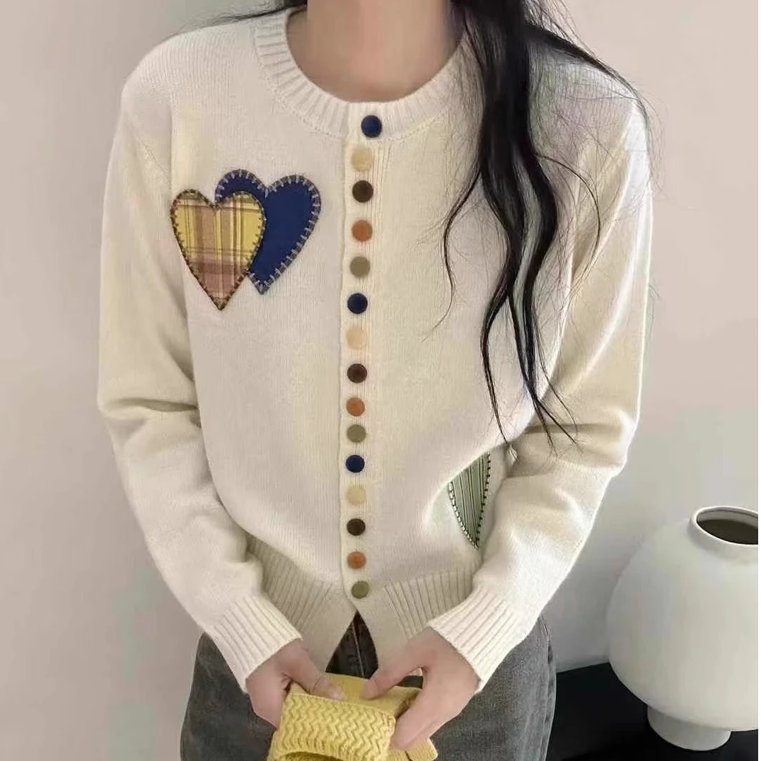 大码女装高级洋气新款彩扣爱心刺绣开衫秋冬季时尚韩系上衣1931