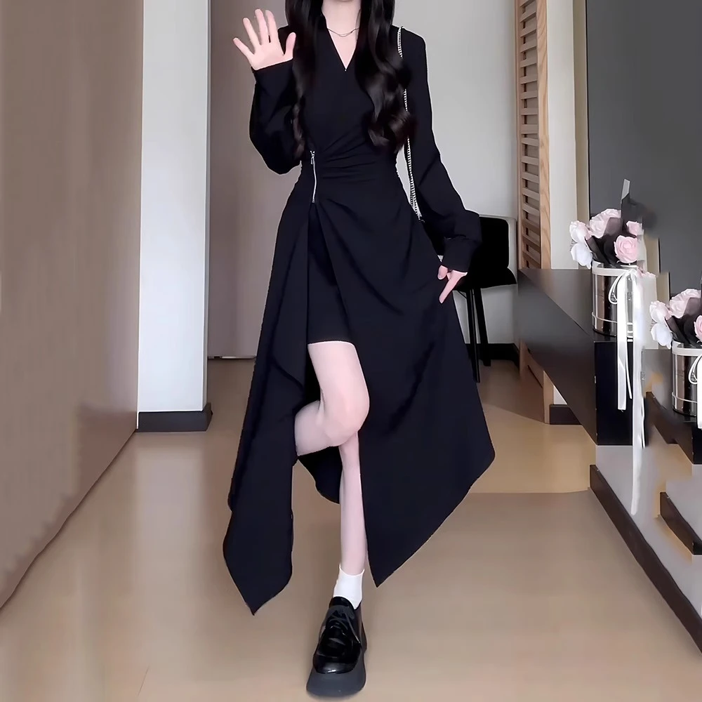 大码不规则黑色拉链连衣裙女秋季新款胖mm收腰梨形身材显瘦小裙子