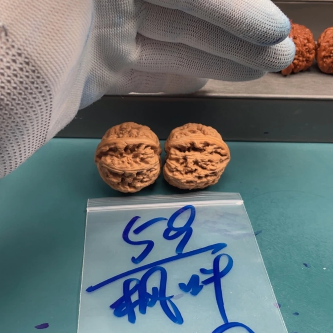 【闪购商品】文玩核桃核雕枫*