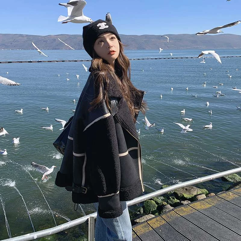 爆款黑色仿羊羔毛短宽松女2025冬季新款双面保暖感百搭机车服棉服