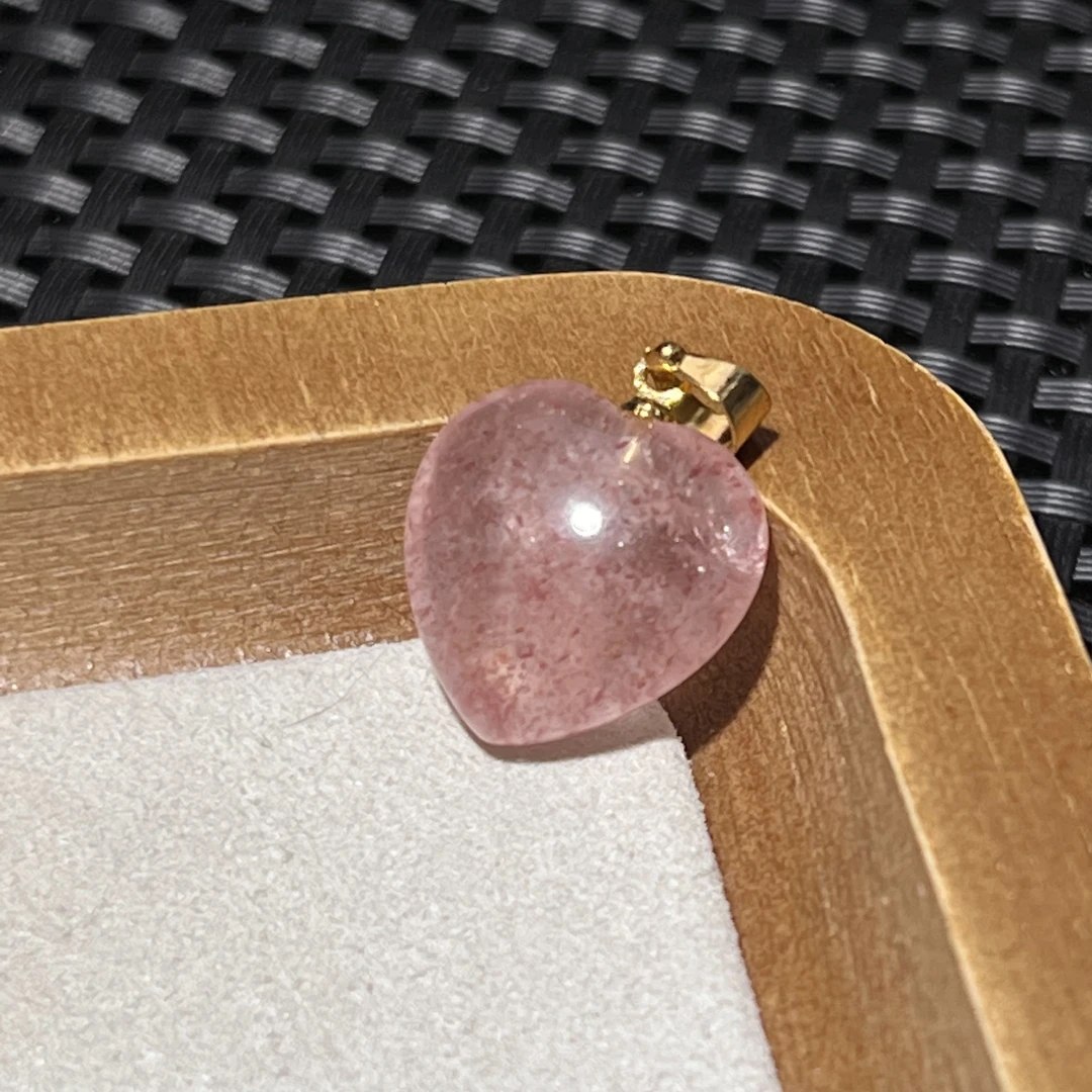 【大猫珠宝】草莓晶爱心吊坠 KT24050813