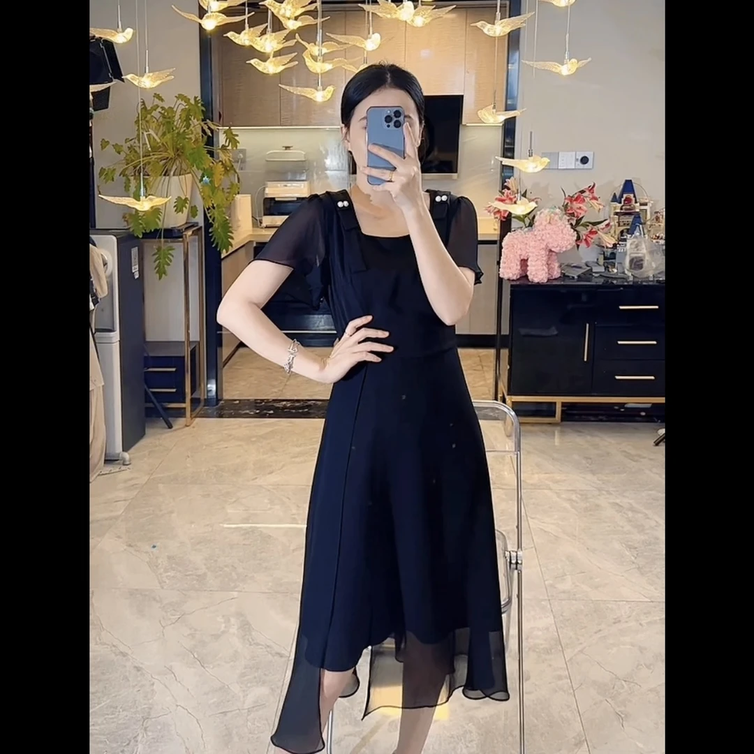 901【猪猪--孤品断码】气质黑色女装连衣裙时尚收腰小黑裙优雅方领