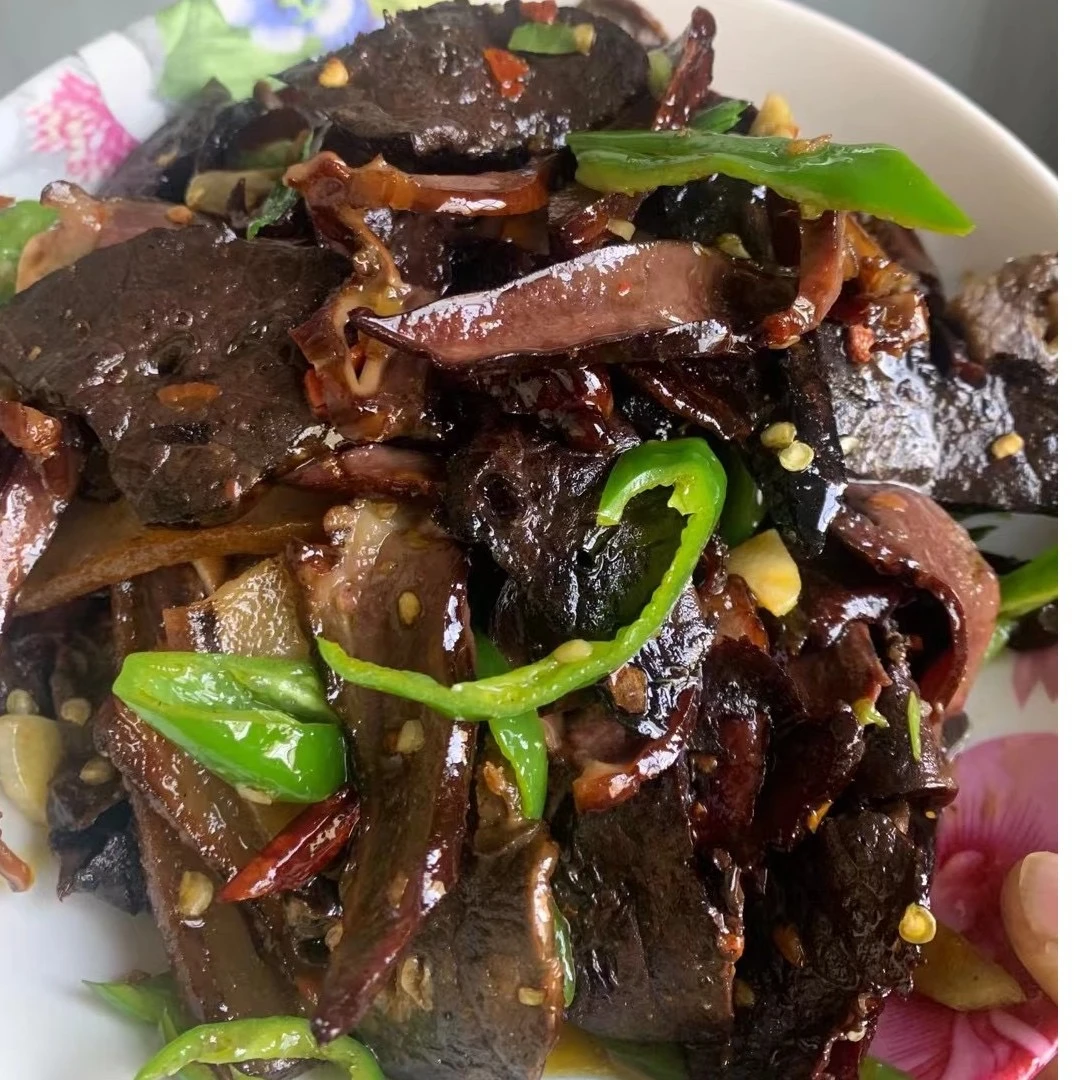 【腊三鲜】农村柏树枝烟熏腊猪肺，烟熏腊猪心猪肺一个火锅的量