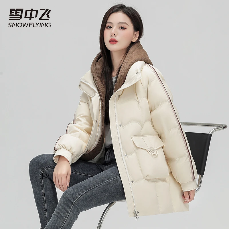 雪中飞秋冬新款羽绒服时尚休闲连帽羽绒外套女士保暖女装防风冬季
