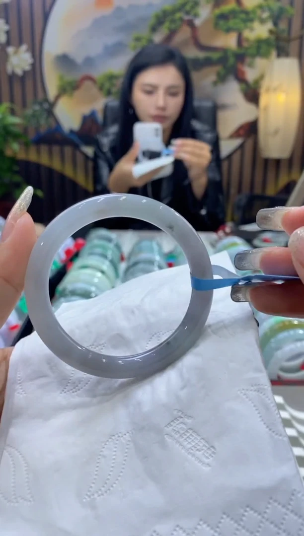 【闪购商品】翡翠手镯未镶嵌多人00009722