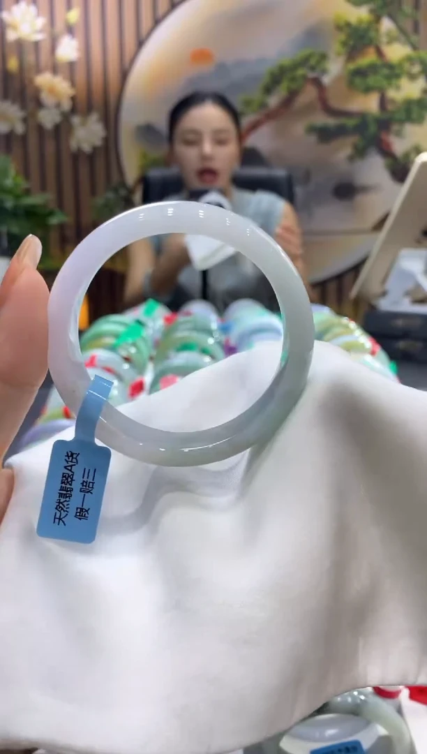 【闪购商品】翡翠手镯未镶嵌多人000001854