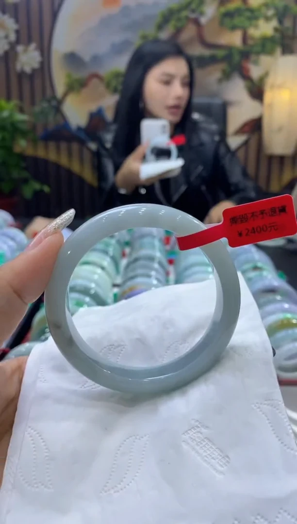 【闪购商品】翡翠手镯未镶嵌多人00009686