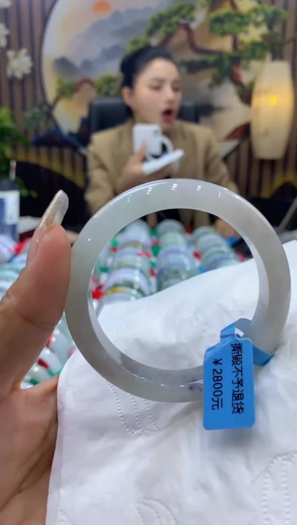 【闪购商品】翡翠手镯未镶嵌多人00009245