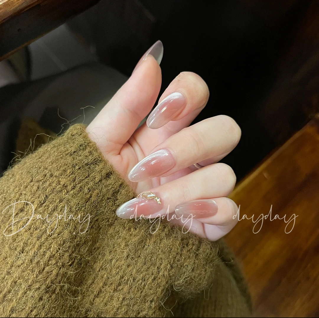 【冷萃白桃】Dayday 纯手工高端原创穿戴甲（现货）微透本甲，介意慎拍