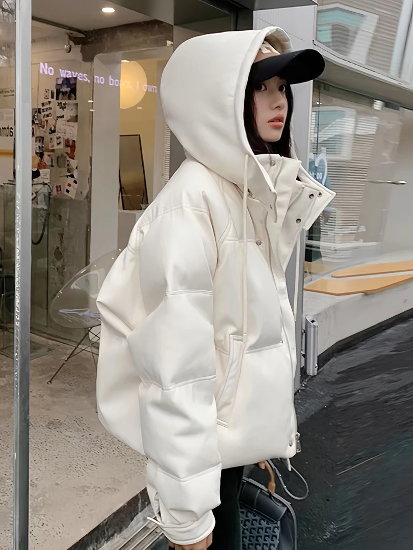 白色PU皮连帽短款面包服女2025年冬季新款韩版宽松小个子加厚棉服
