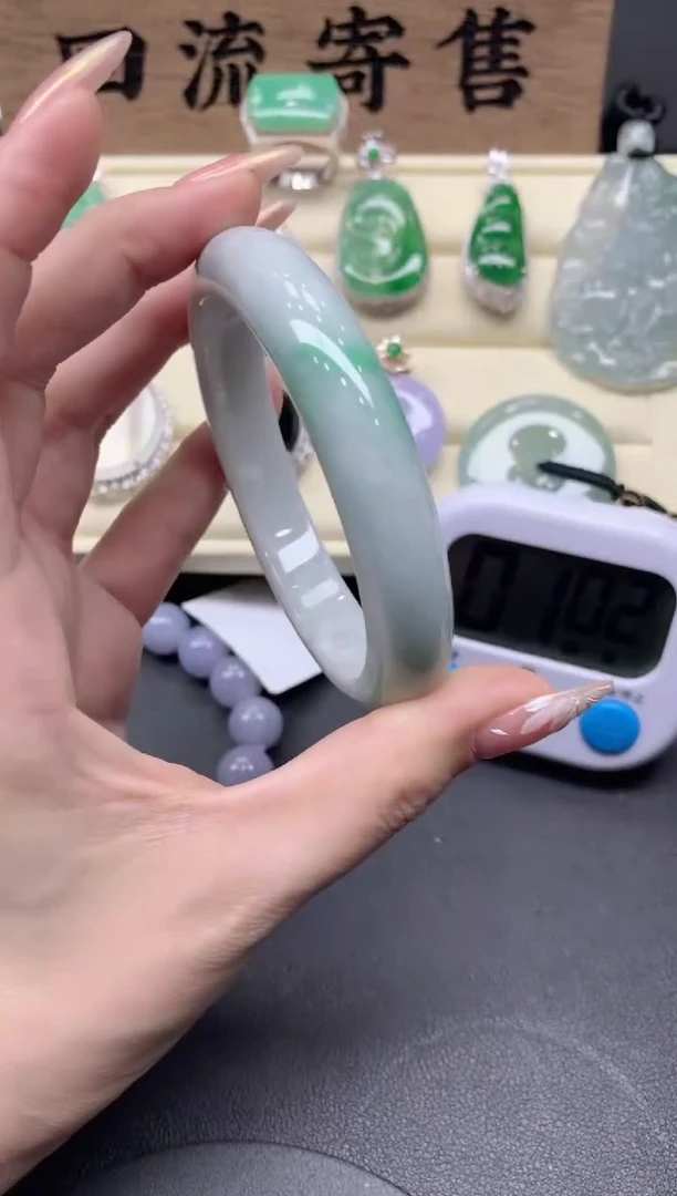 【闪购商品】翡翠手镯未镶嵌115-多人