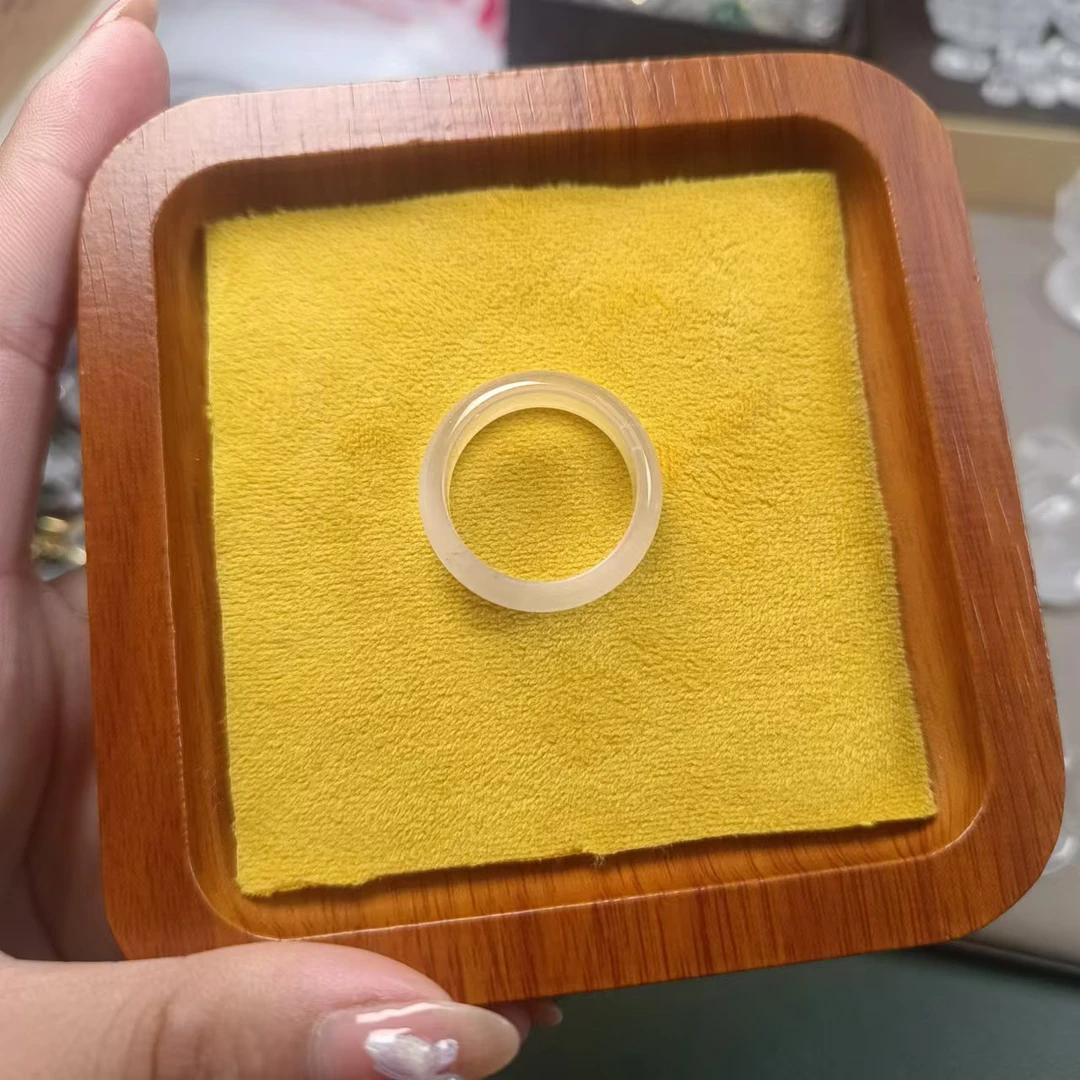 石英质玉吊坠挂件