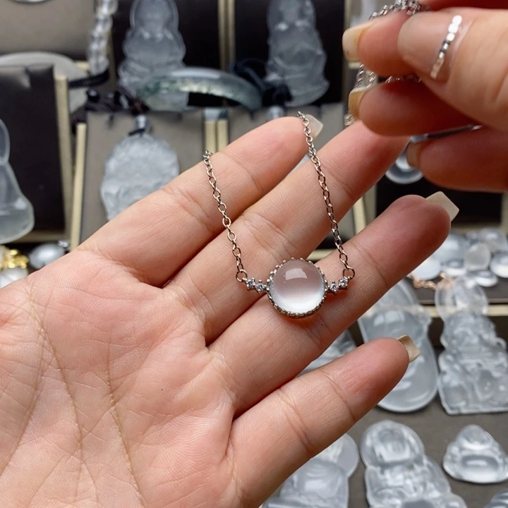 石英质玉颈饰合金