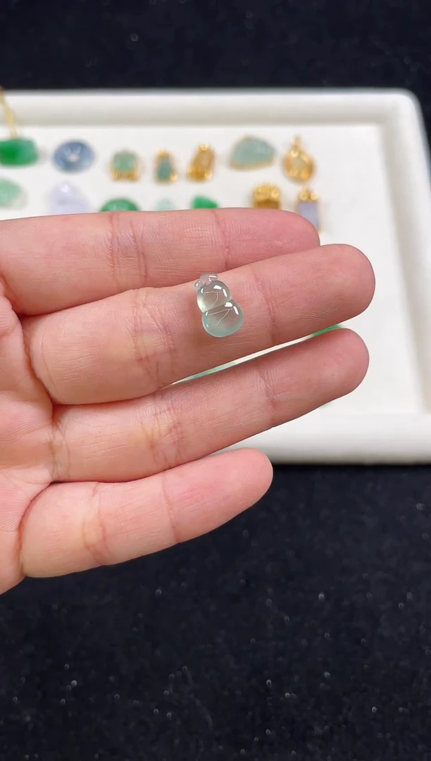 【闪购商品】翡翠吊坠(不含链)18K金镶嵌一个     P513