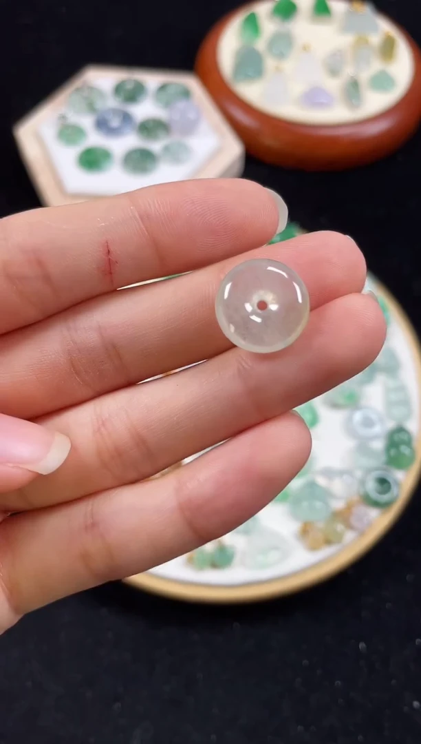 【闪购商品】翡翠吊坠(不含链)未镶嵌一个 JK162