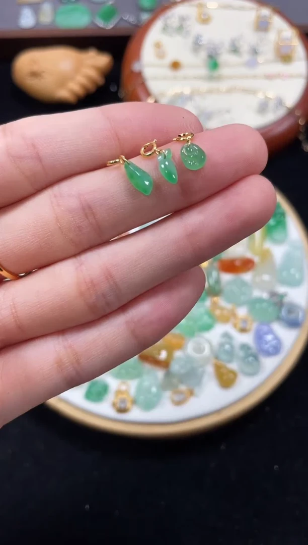 【闪购商品】翡翠吊坠(不含链)18K金镶嵌3个 JK358