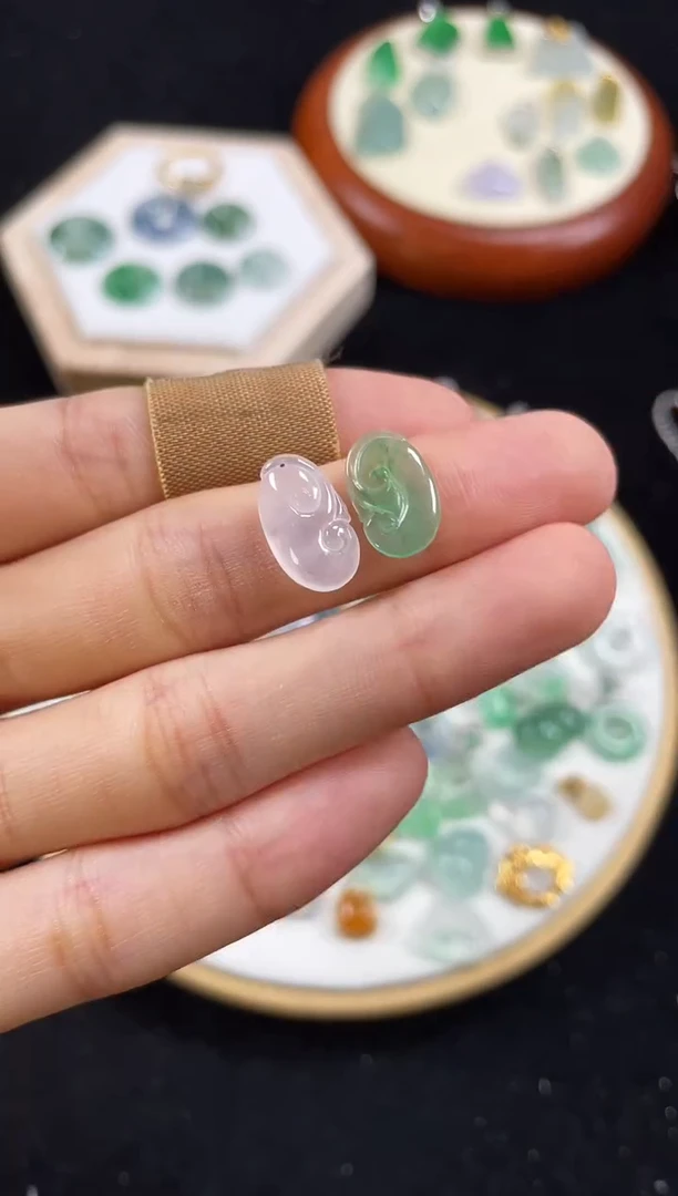 【闪购商品】翡翠吊坠(不含链)未镶嵌2个  JK434