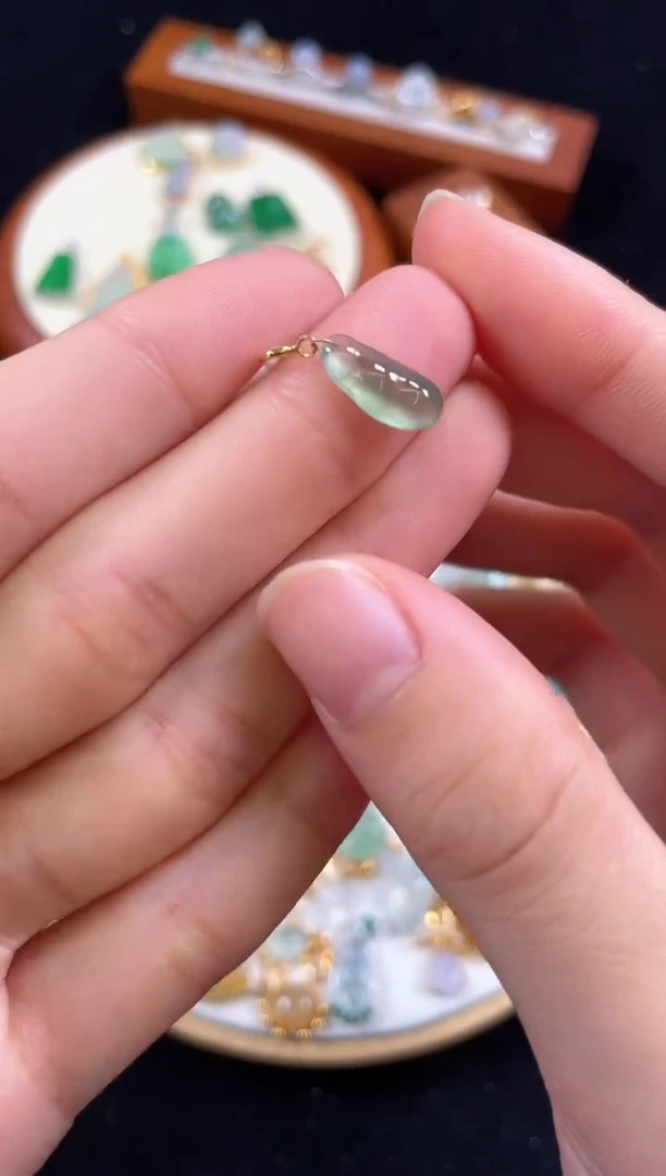 【闪购商品】翡翠吊坠(不含链)18K金镶嵌一个   JK303