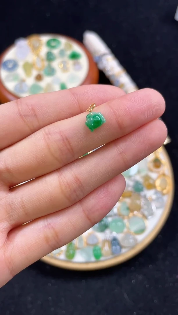 【闪购商品】翡翠吊坠(不含链)18K金镶嵌一个    JK410