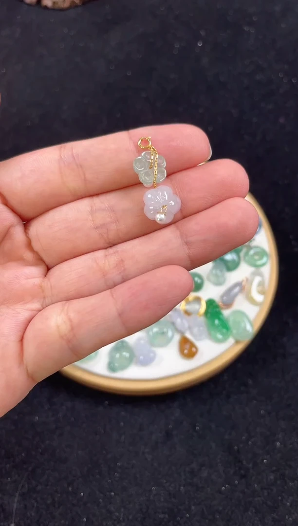 【闪购商品】翡翠吊坠(不含链)18K金镶嵌一个 P428