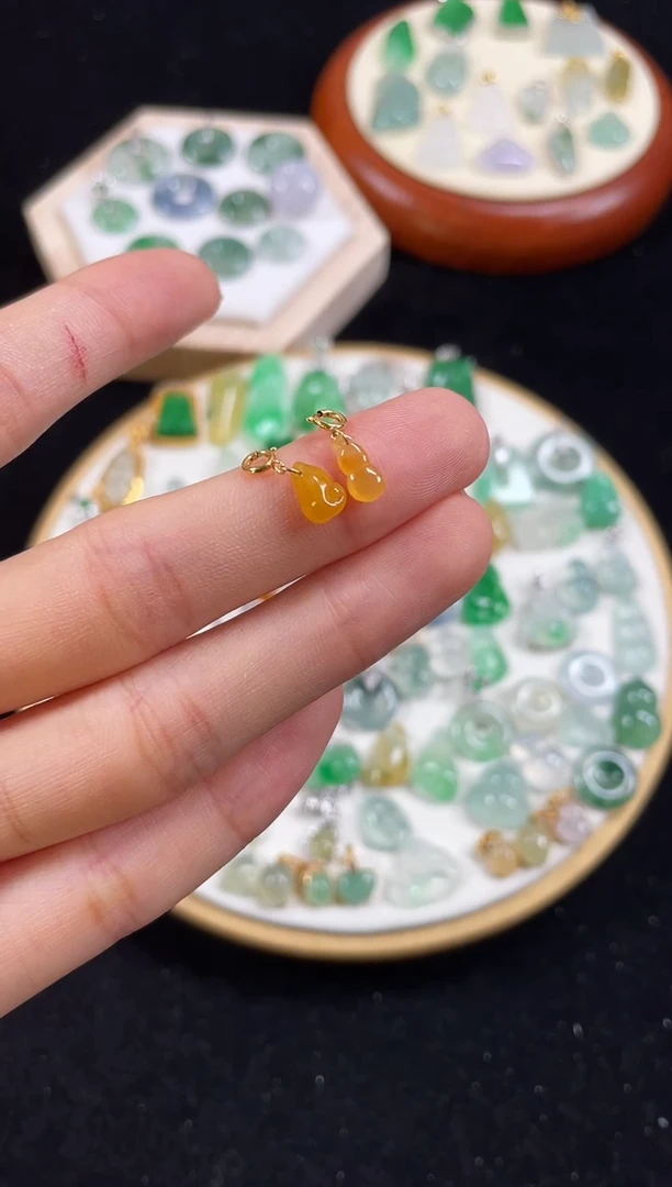 【闪购商品】翡翠吊坠(不含链)未镶嵌2个 JK653