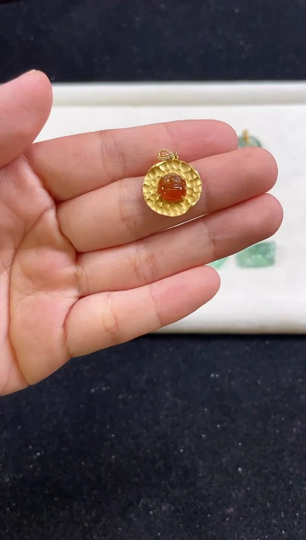 【闪购商品】翡翠吊坠(不含链)18K金镶嵌一个     P253