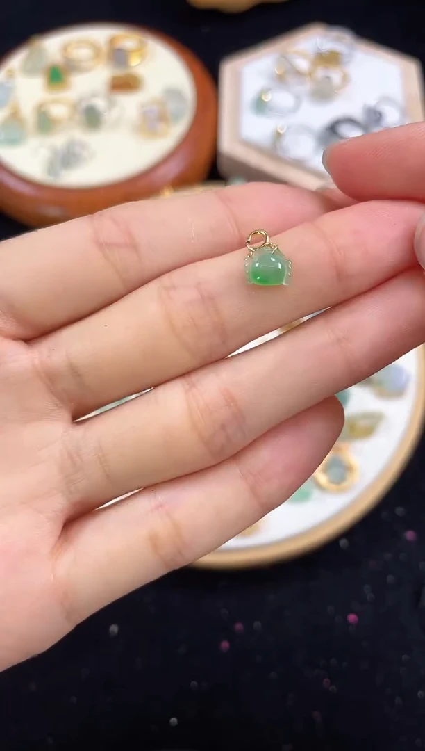 【闪购商品】翡翠吊坠(不含链)18K金镶嵌一个 JK608