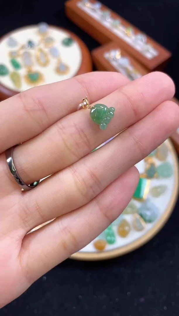 【闪购商品】翡翠吊坠(不含链)18K金镶嵌一个  JK640