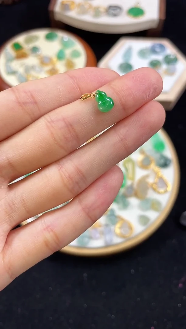 【闪购商品】翡翠吊坠(不含链)18K金镶嵌一个 JK633
