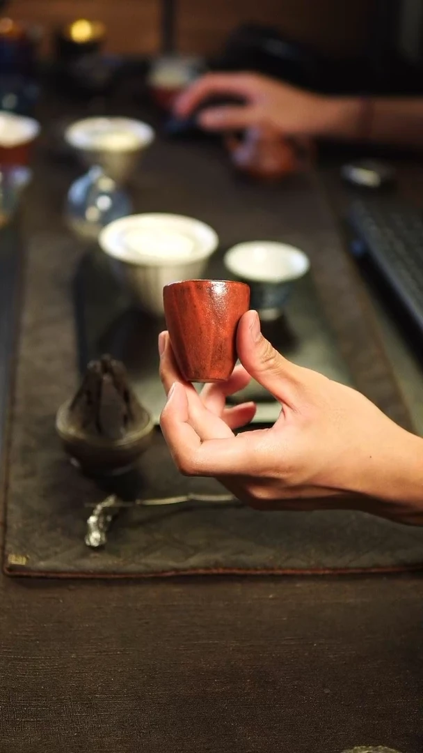 【闪购商品】云龙红色化妆土闻香杯