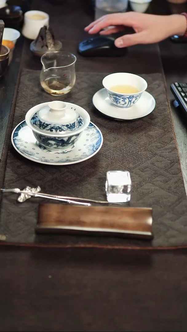 【闪购商品】几席之上万字提花香云纱茶席