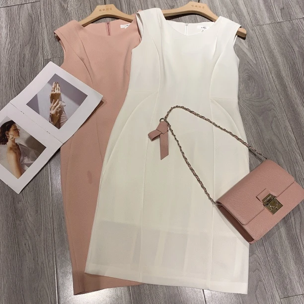 红姐严选韩“干净素雅”圆领坎袖修身连衣裙30628